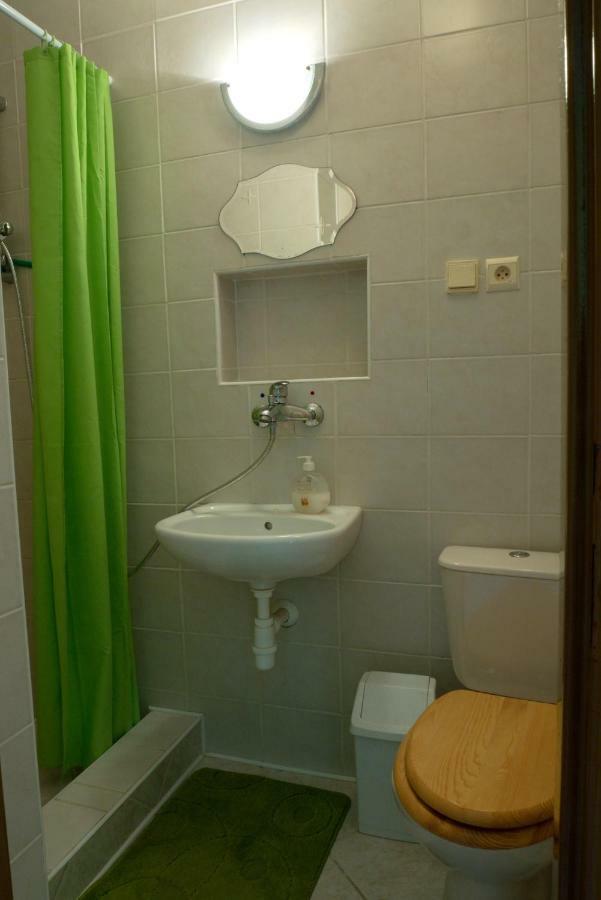 Apartmán pri zámočku Bešeňová Esterno foto